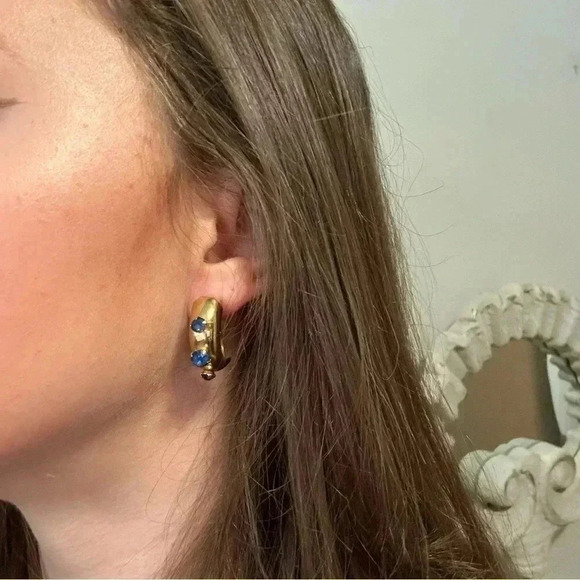 Vintage  Coro gold tone blue gem screw back earrings - Picture 7 of 9